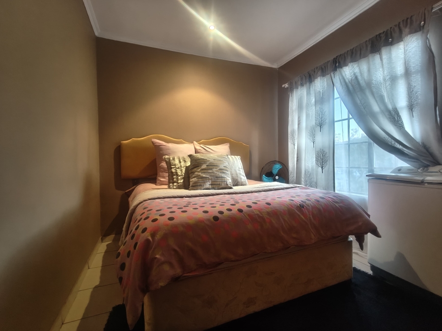 3 Bedroom Property for Sale in Azalea Park North West